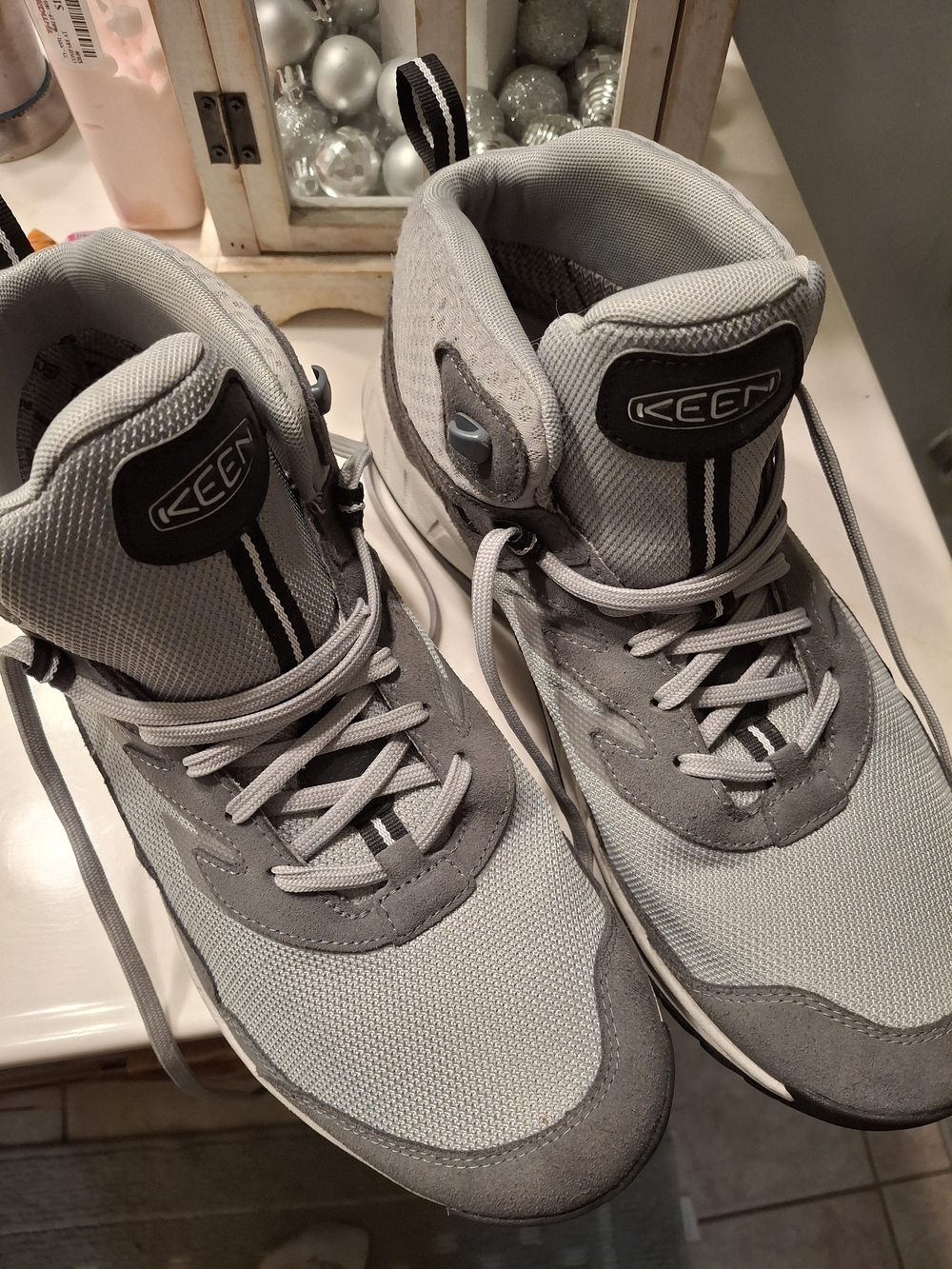 KEEN Men's Light Gray Athletic High-Top Sneakers